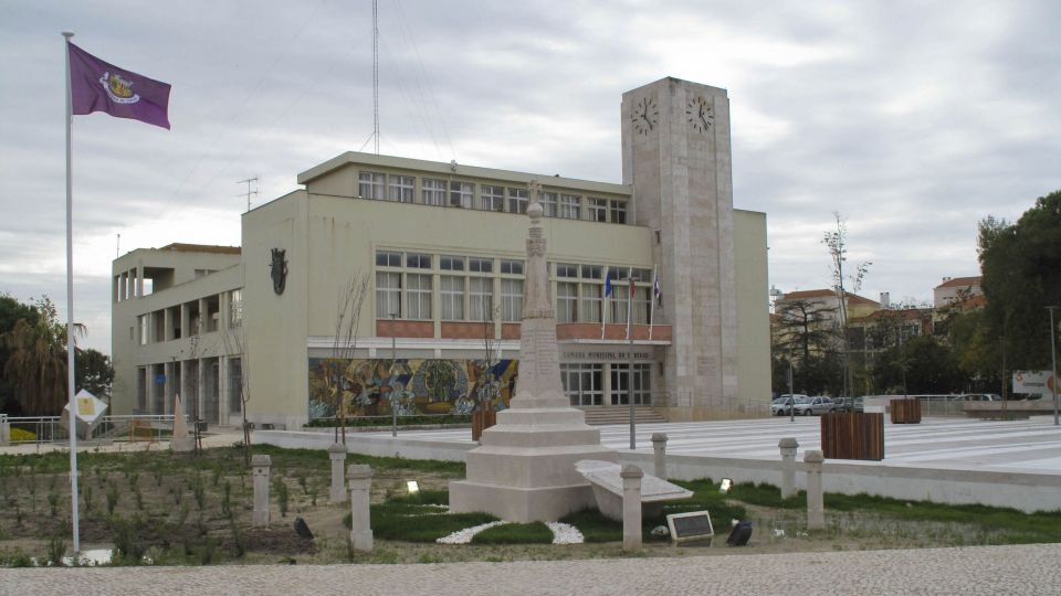 Câmara Municipal reduziu a divida em 1,9 milhões de euros e o passivo total em 2,35 milhões de euros.